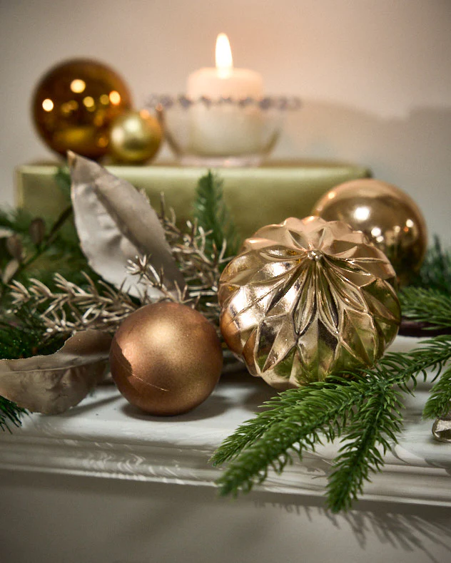 Alpine Festive Winter Garland - Image 2