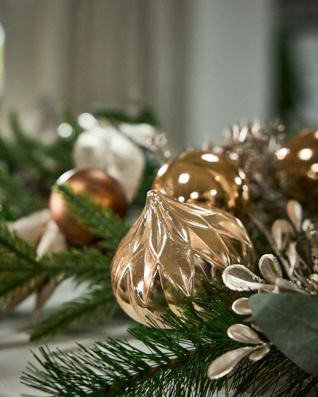 Alpine Festive Winter Garland - Image 3