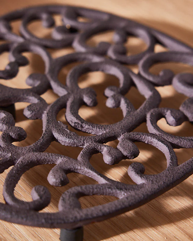 Heart Shaped Cast Iron Trivet - Image 4