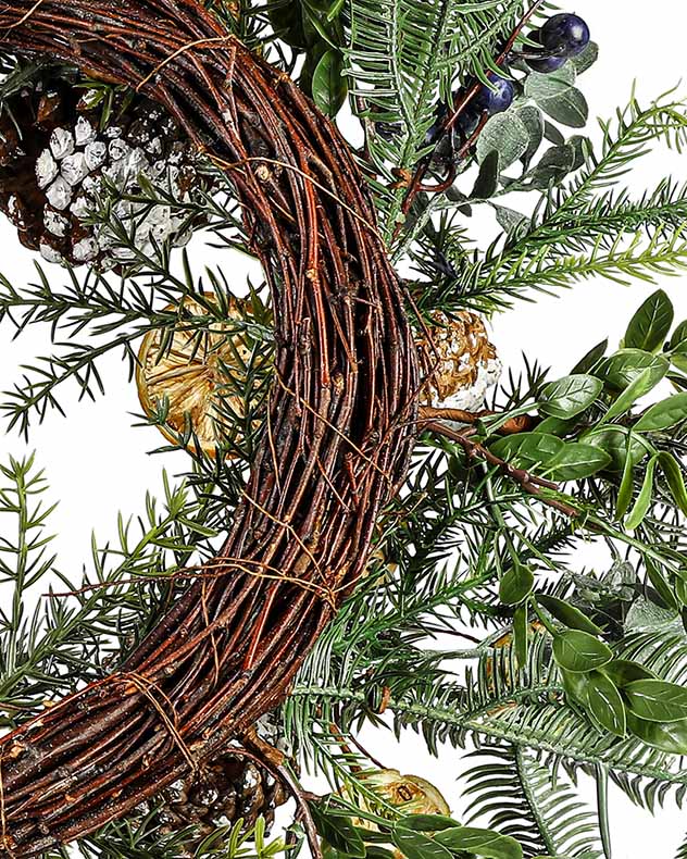 Everlasting Forest Fruits Wreath 53cm - Image 5
