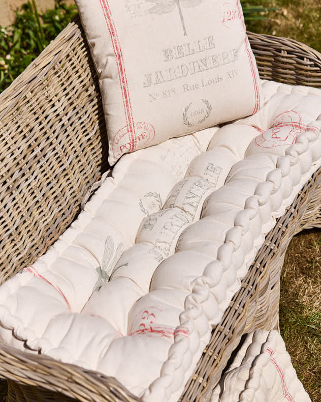 Belle Jardinere Red Garden Cushions - Image 2
