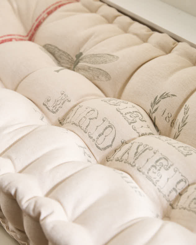 Belle Jardinere Red Indoor Bench Cushion - Image 3