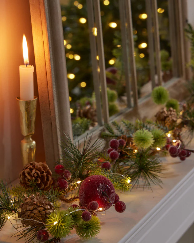 Canterbury Apple Christmas Garland