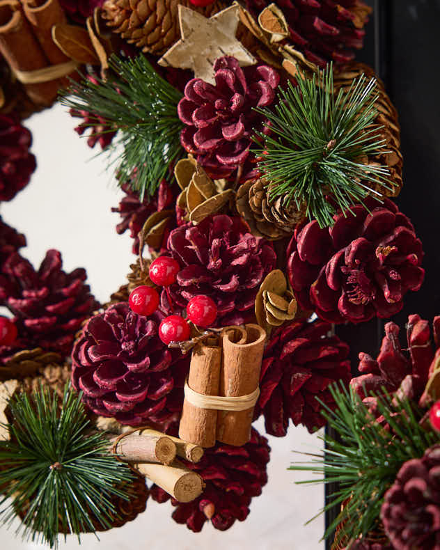Cinnamon Stars Wreath - Image 3