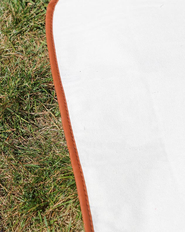 Classic Ivory Piped Picnic Blanket - Image 3