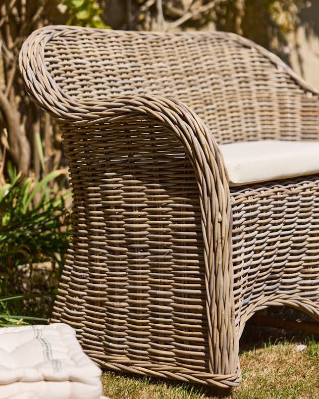 Curved Wicker Garden Bench - Image 4