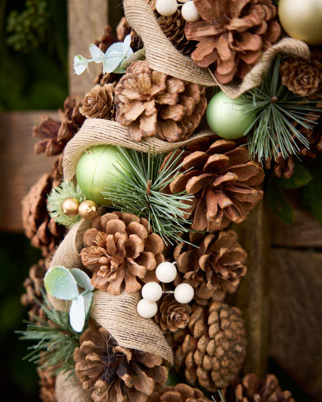 Emerald Jewel Autumn Wreath - Image 3