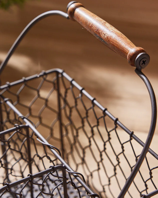 Brown Chicken Wire Cutlery Caddy - Image 4