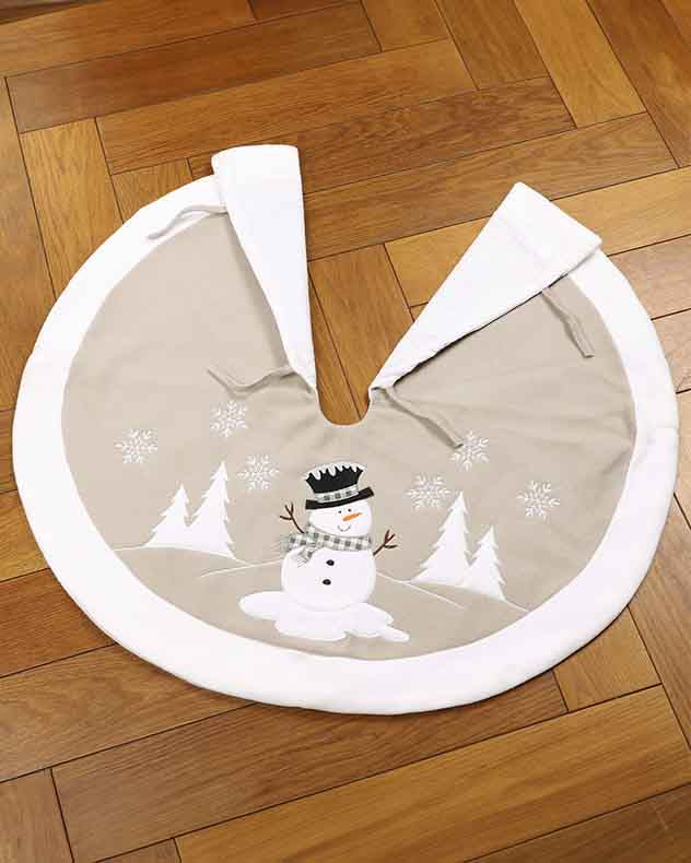 Festive Friends Grey Christmas Tree Skirt - Image 3