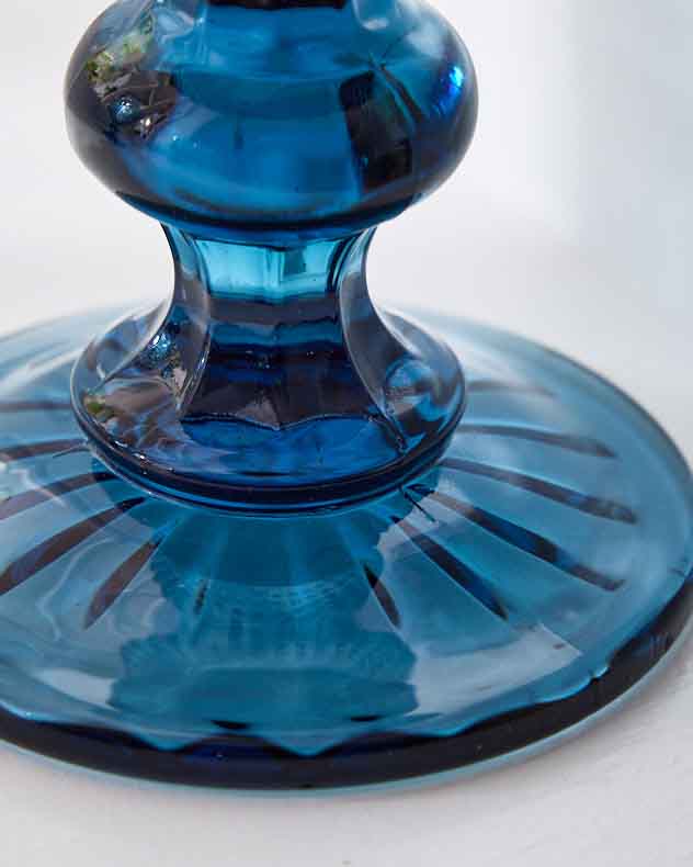 Fleur de Lys Blue Wine Goblet - Image 4