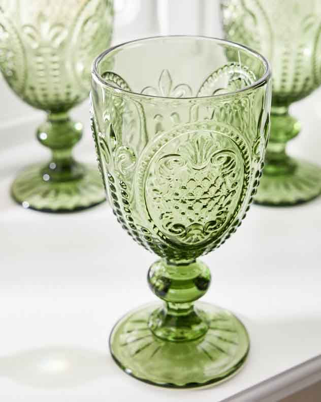Fleur de Lys Green Wine Goblet - Image 2