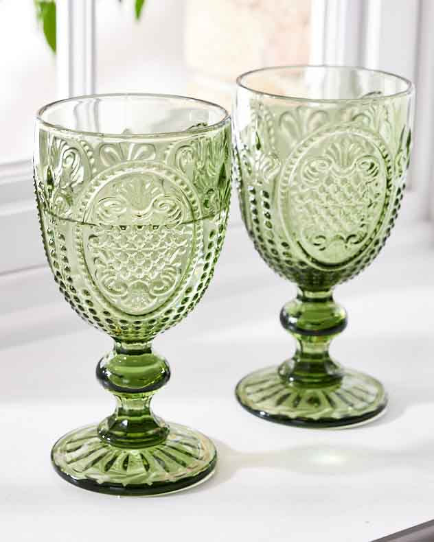 Fleur de Lys Green Wine Goblet - Image 5