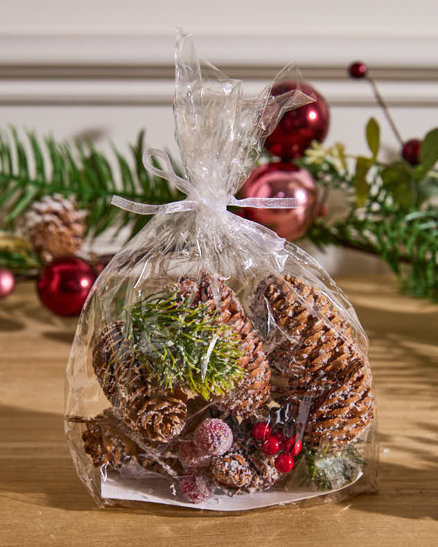 Frosted Berries Pinecone Pot Pourri - Image 3