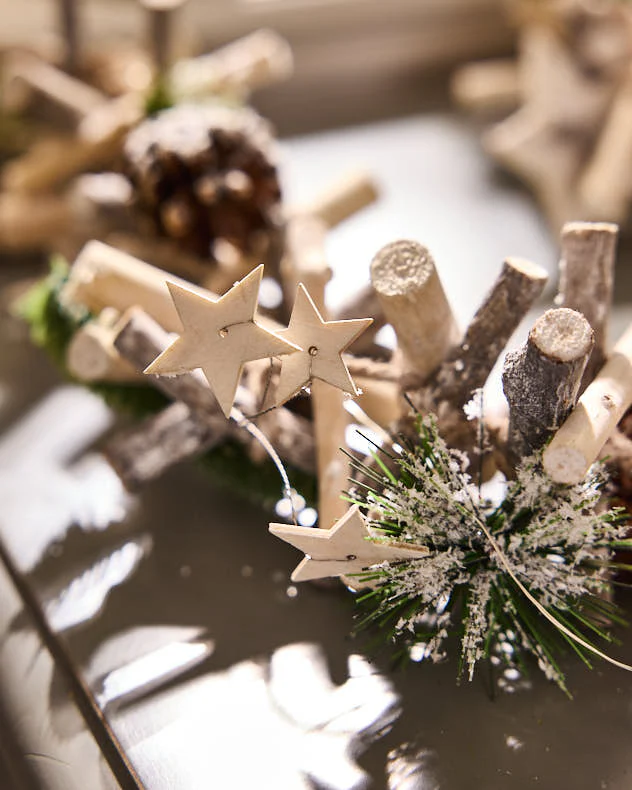 Frosty Star Garland - Image 2