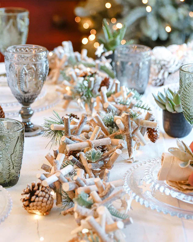 Frosty Star Garland - Image 5