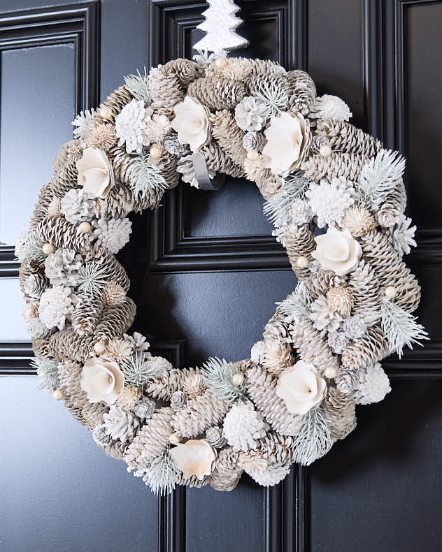 Giant Morning Frost Wreath 50cm - Image 2