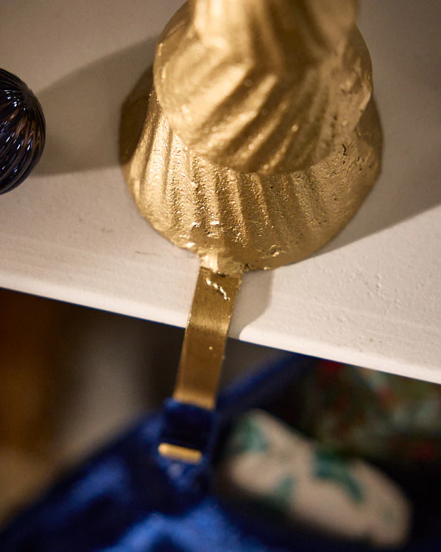 Gold Fir Tree Stocking Holder - Image 3