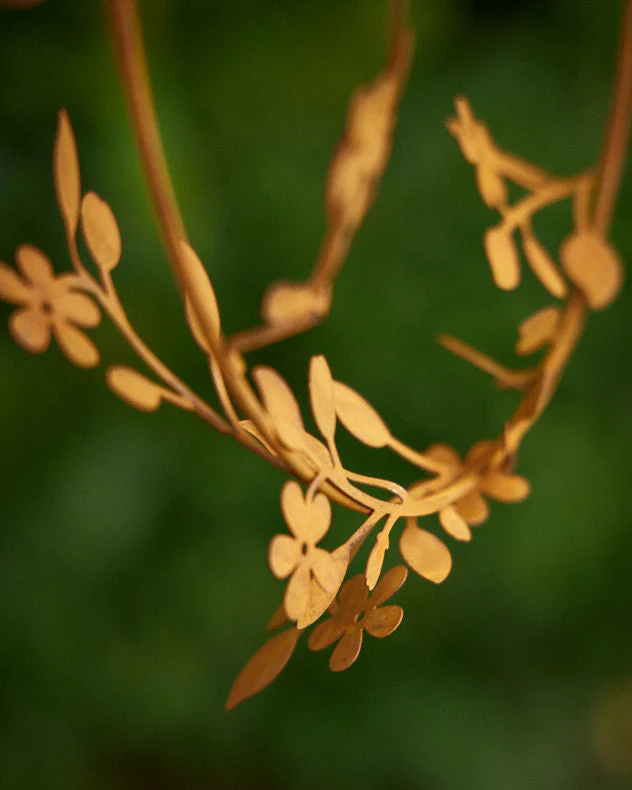 Gold Laurel Garden Wreath Ornament - Image 3