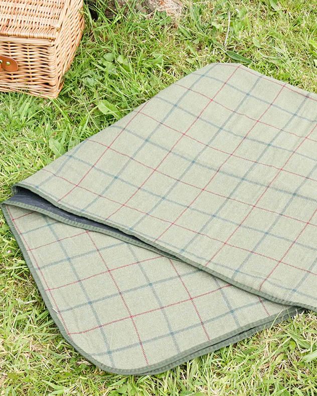 Green Tweed Picnic Blanket - Image 3