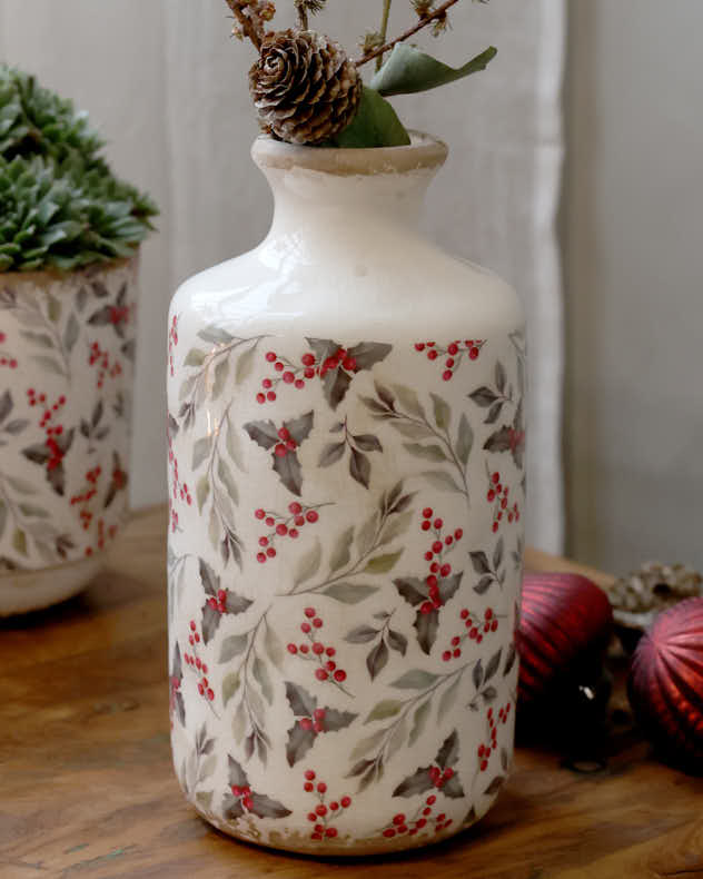 Holly and Mistletoe Ceramics Collection - Image 3