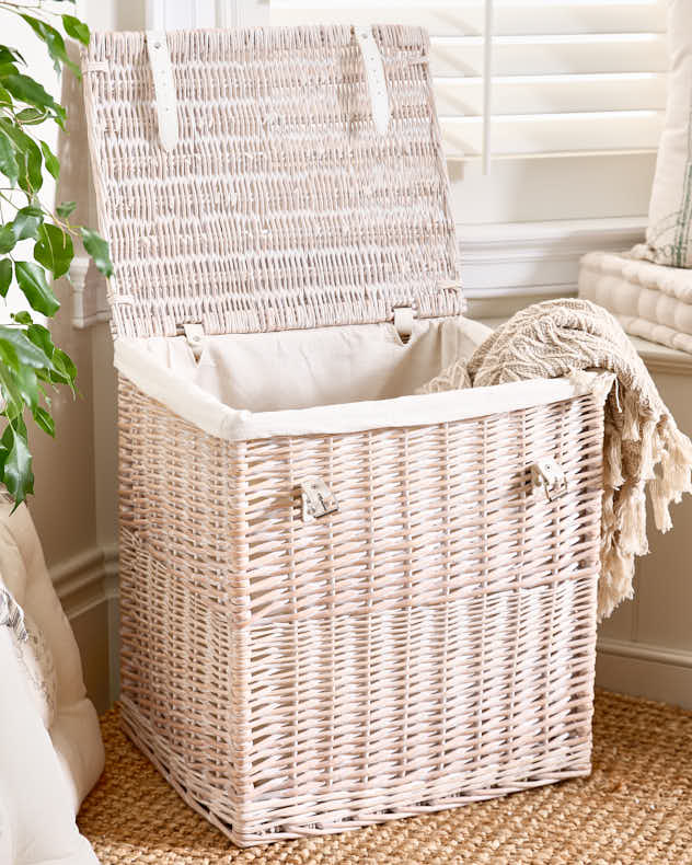 Large Lined Wicker Laundry Basket - Image 3