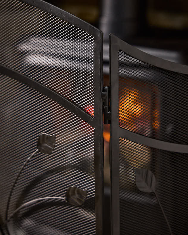 Leaf Vine Three Fold Fire Screen - Image 4