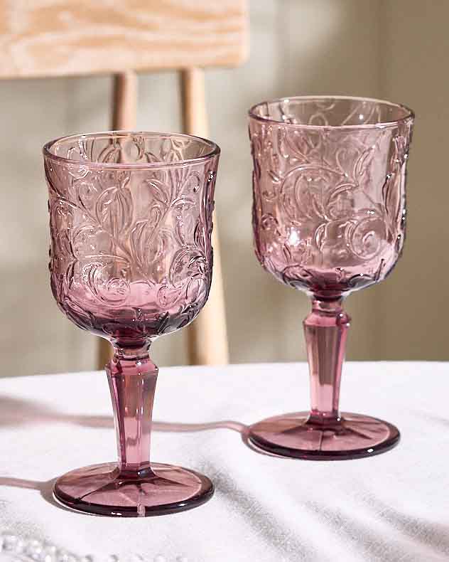 Lucena Amethyst Wine Glass - Image 3