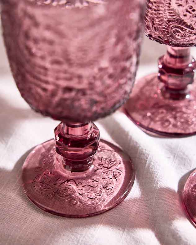 Lugo Paisley Amethyst Wine Glass - Image 4