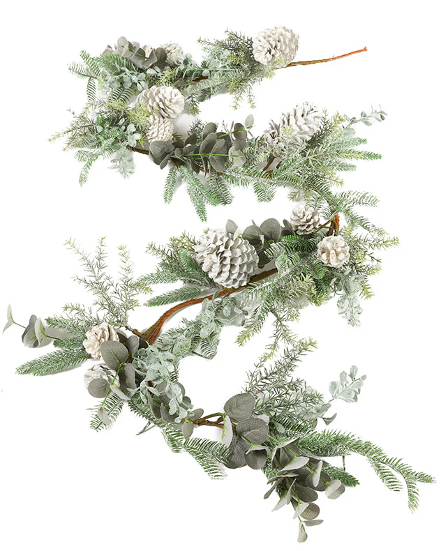 Alpine Lodge Christmas Garland - 150cm - Image 4