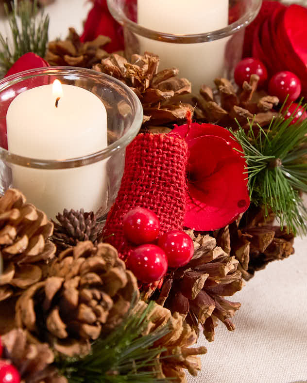 Red Rose Christmas Trio Candle Holder - Image 2