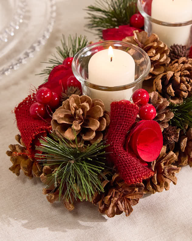 Red Rose Christmas Trio Candle Holder - Image 3