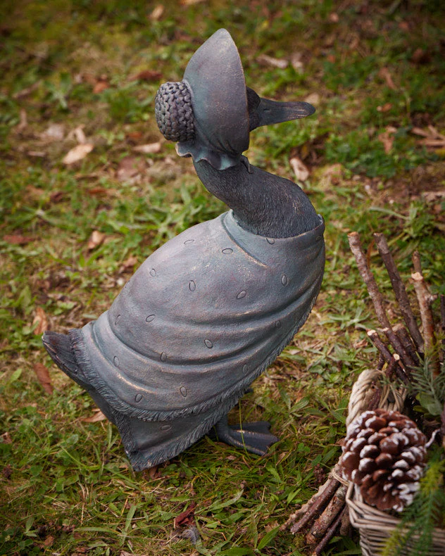 Madame Duck Garden Ornament - Image 4