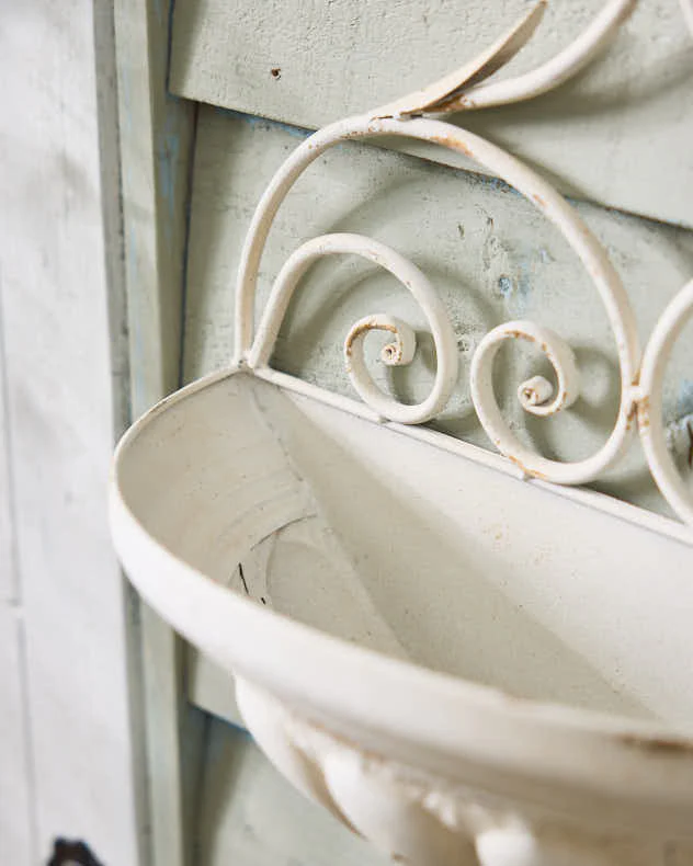Mondine Antique Style Wall Planter - Image 4