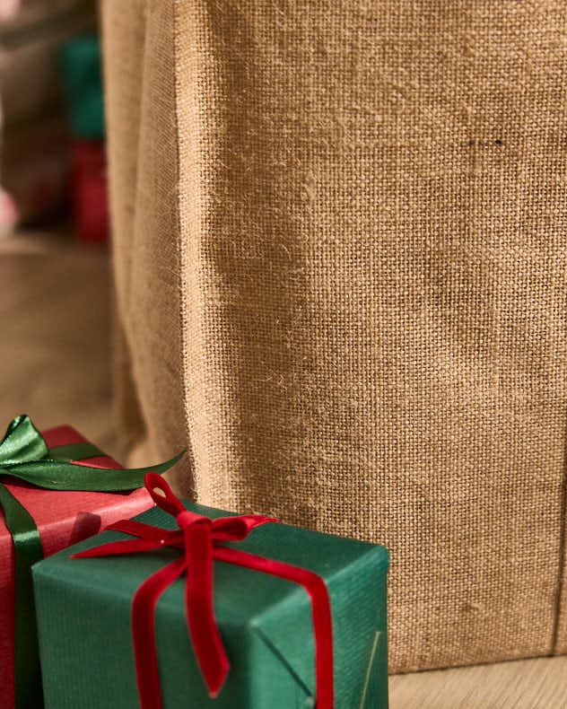 Natural Deer Jute Gift Sack - Image 2