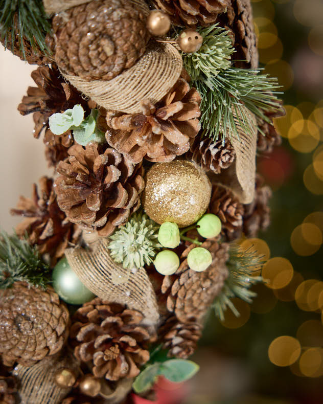 Emerald Ribbon Wreath - Image 3