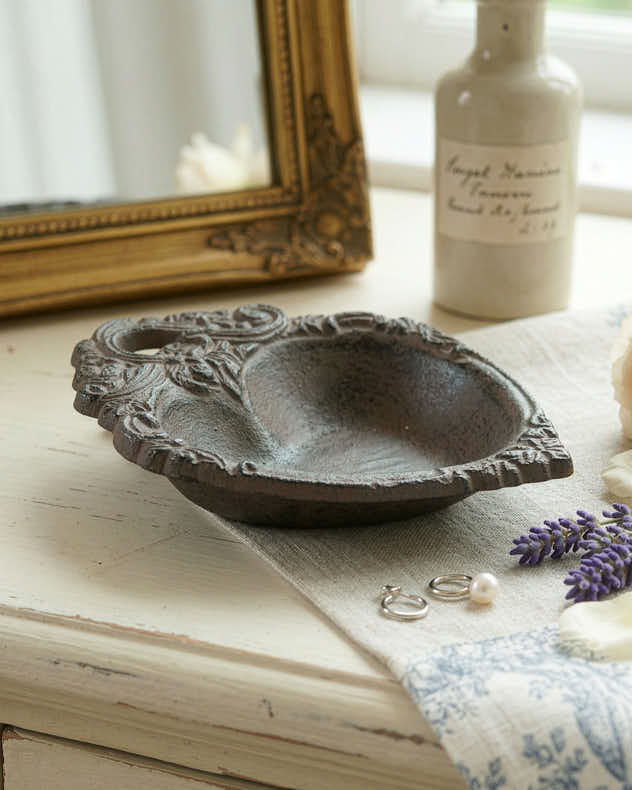 Ornate Heart Trinket Dish - Image 3