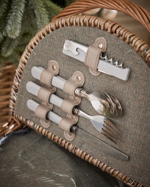 Grey Tweed 2 Person Picnic Hamper - Image 3
