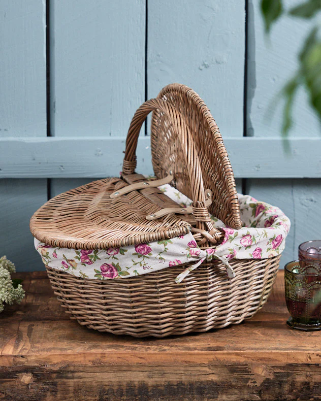 Wicker Picnic Basket with Rose Lining - Image 4
