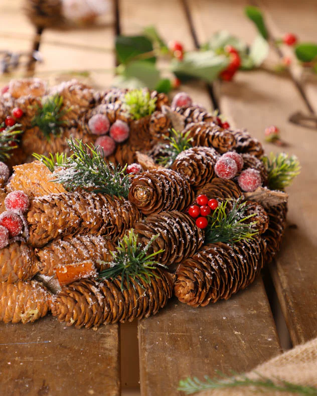 Personalised Frosted Berries Wreath 36cm - Image 3