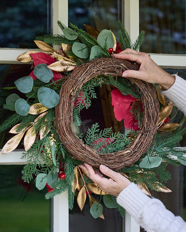 Poinsettia Heritage Wreath 55cm - Image 5