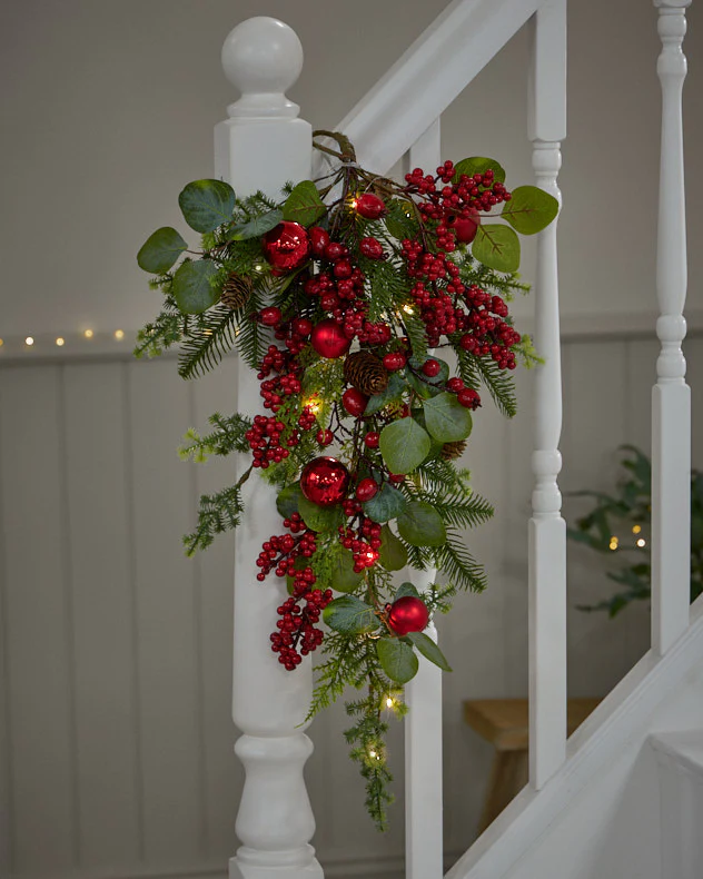 Pre-Lit Berries & Baubles Swag - Image 3