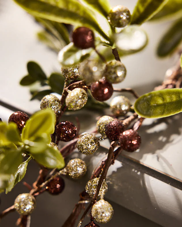 Copper Mistletoe Pre-Lit Garland - 160cm - Image 2
