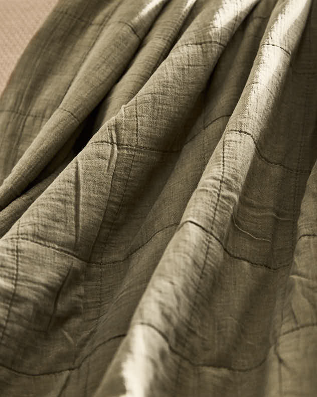 Quilted Throw Blanket - Image 4