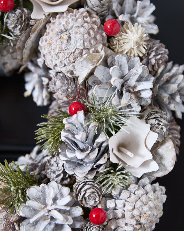 Red Velvet Berry Wreath 30cm - Image 3