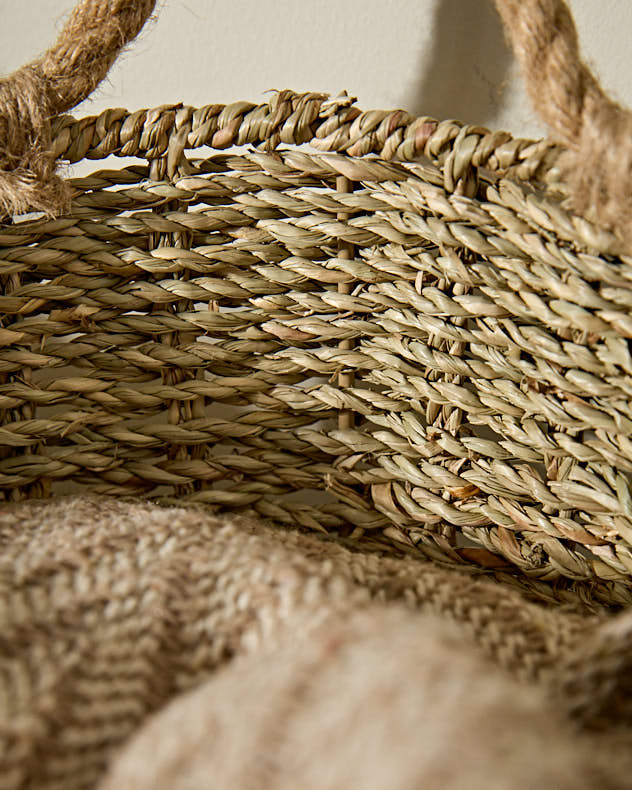 Rope Finish Seagrass Wall Baskets - Image 3