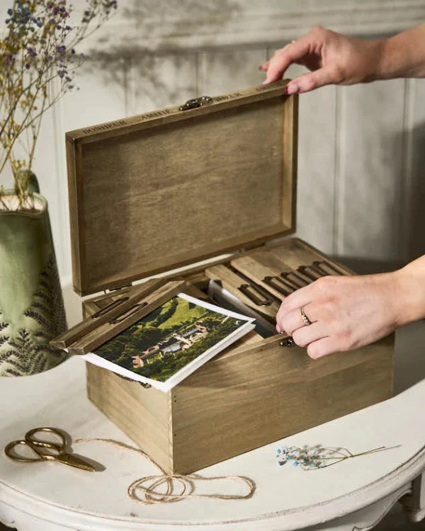 "Portraits De Famille" Photo Box - Image 3