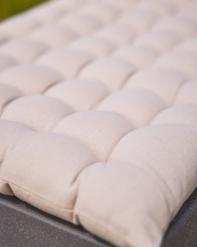 Saint-Cloud Quilted Garden Bench Cushion - Image 2