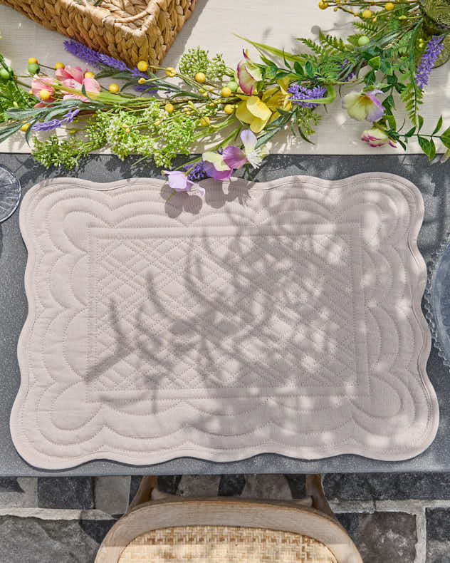 Set of 2 Bella Perle Quilted Placemats - Image 2