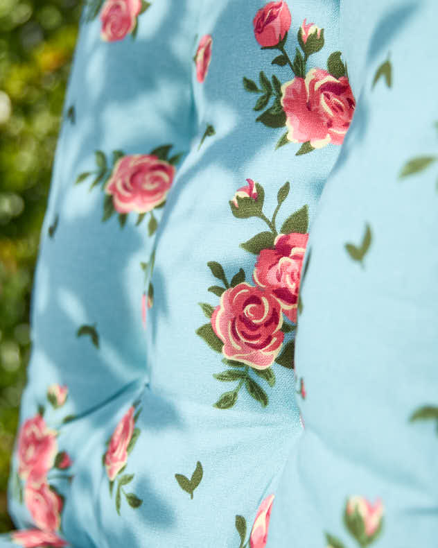 Set of 2 Blue Rose Garden Seat Pads - Image 3