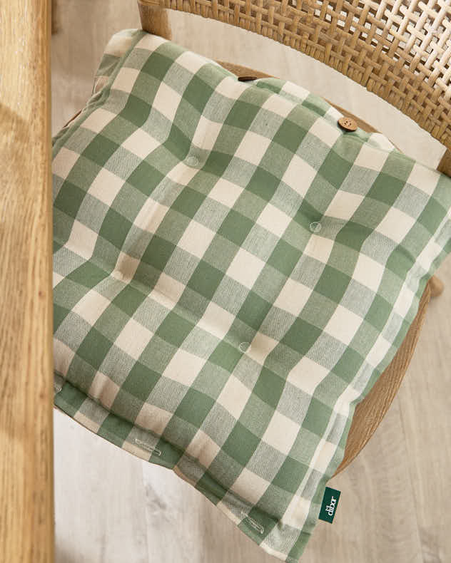 Set of 2 Green Gingham Indoor Seat Pads - Image 2
